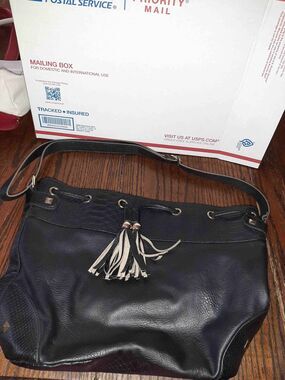 Apt 9 Kohls Black Hobo Purse Handbag Bag Satchel  Adjustable Shoulder Strap